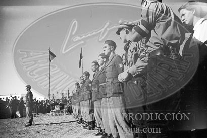 Concentracion de la Falange y de la OJE en Sevilla, 1938. Queipo de Llano, Fernandez Cuesta