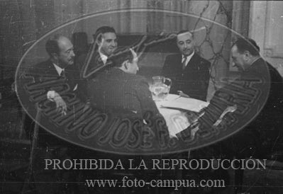 Reunion en Sevilla seccion femenina y periodistas