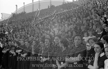 Concentracion de la Falange y de la OJE en Sevilla, 1938. Campamento 29 de Octubre