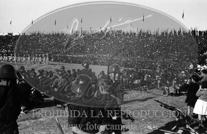 Concentracion de la Falange y de la OJE en Sevilla, 1938. Campamento 29 de Octubre