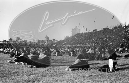 Concentracion de la Falange y de la OJE en Sevilla, 1938. Campamento 29 de Octubre