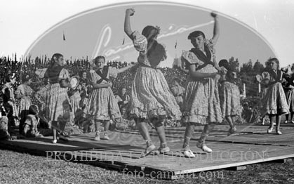 Concentracion de la Falange y de la OJE en Sevilla, 1938. Campamento 29 de Octubre