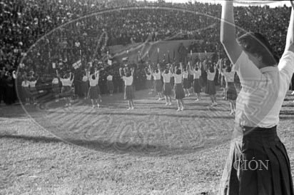 Concentracion de la Falange y de la OJE en Sevilla, 1938. Campamento 29 de Octubre