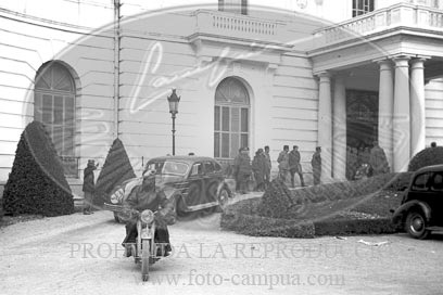Toma de Barcelona por el Ejército Nacional, calles de Barcelona. Palacio de Pedralbes