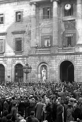 Toma de Barcelona. Los Nacionales en el Palacio San Jorge. Imagenes del puerto