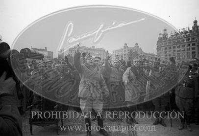 Toma de Barcelona por el Ejército Nacional, Misa de accion de gracias en la Plaza de Cataluña