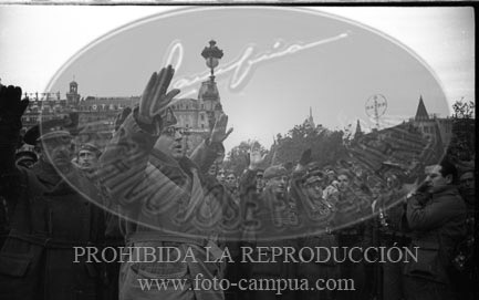 Toma de Barcelona por el Ejército Nacional, Misa de accion de gracias en la Plaza de Cataluña