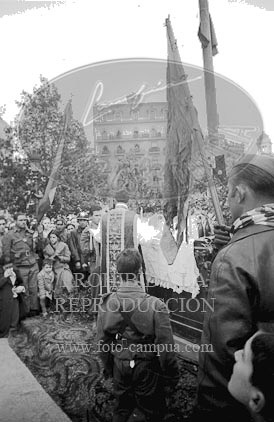 Toma de Barcelona por el Ejército Nacional, Misa de accion de gracias en la Plaza de Cataluña