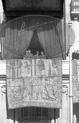 Desfile en Barcelona tras la toma de la ciudad