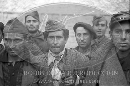 Milicianos y refugiados en Perpignan