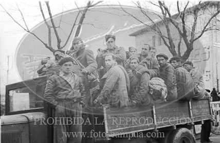 Milicianos y refugiados en Perpignan