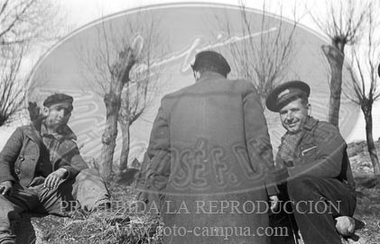 Milicianos y refugiados en Perpignan