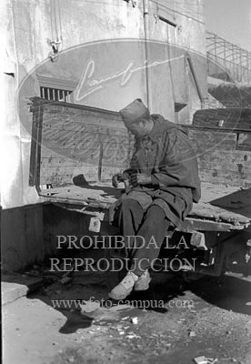 Milicianos y refugiados en Perpignan