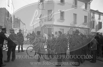 Milicianos y refugiados en Perpignan