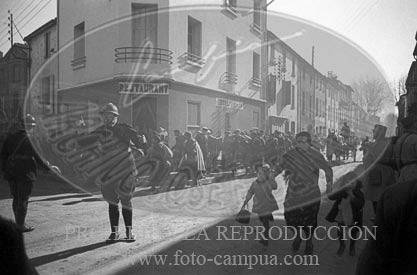 Milicianos y refugiados en Perpignan