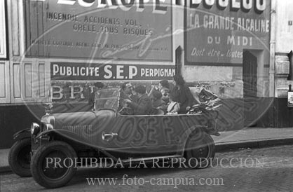 Milicianos y refugiados en Perpignan
