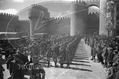 Desfile nacional en Avila