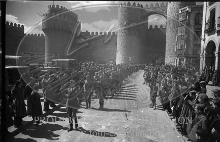 Desfile nacional en Avila