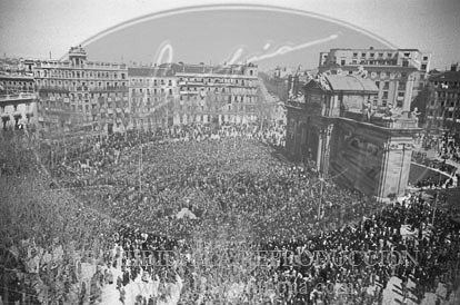 Misa por la victoria en la Puerta de Alcalá de Madrid