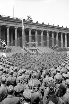 Formacion de la Legión Condor. Homenaje en berlin