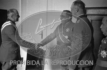 Imposición de condecoraciones