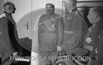 Imposición de condecoraciones