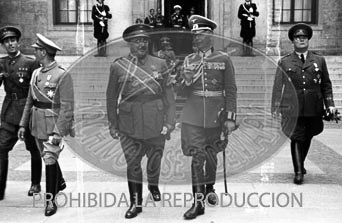 Imposición de condecoraciones