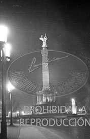Berlin de noche se enganala para el regreso de la Legión Cóndor