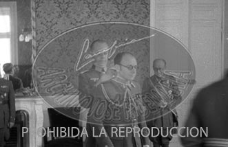 Imposición de condecoraciones alemanas