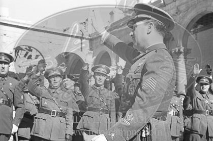 Actos en honor de los defensores del Alcazar de Toledo, presididos por el general García Valiño