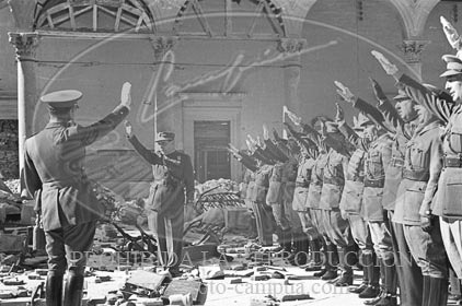 Actos en honor de los defensores del Alcazar de Toledo, presididos por el general García Valiño