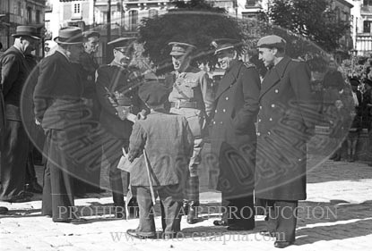 Actos en honor de los defensores del Alcazar de Toledo, presididos por el general García Valiño