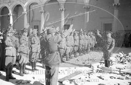 Actos en honor de los defensores del Alcazar de Toledo, presididos por el general García Valiño