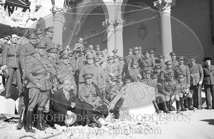 Actos en honor de los defensores del Alcazar de Toledo, presididos por el general García Valiño