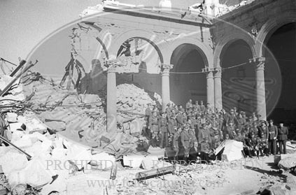 Actos en honor de los defensores del Alcazar de Toledo, presididos por el general García Valiño