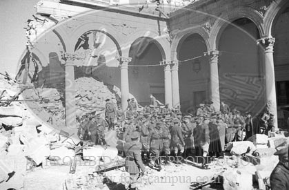 Actos en honor de los defensores del Alcazar de Toledo, presididos por el general García Valiño