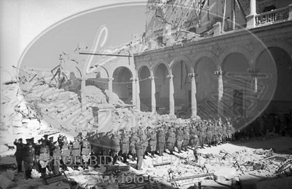 Actos en honor de los defensores del Alcazar de Toledo, presididos por el general García Valiño