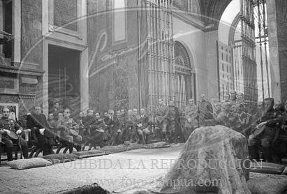 Actos en honor de los defensores del Alcazar de Toledo, presididos por el general García Valiño