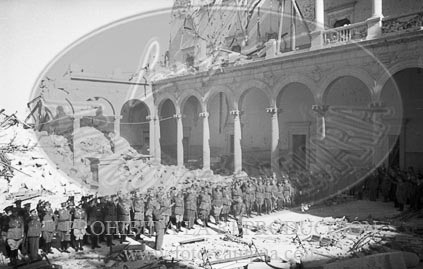 Actos en honor de los defensores del Alcazar de Toledo, presididos por el general García Valiño