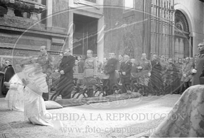 Actos en honor de los defensores del Alcazar de Toledo, presididos por el general García Valiño
