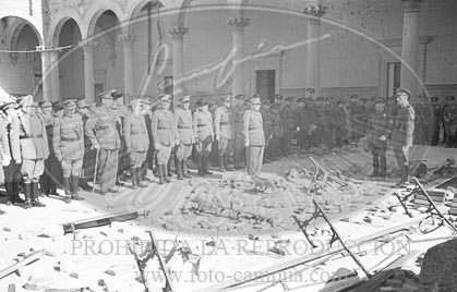 Actos en honor de los defensores del Alcazar de Toledo, presididos por el general García Valiño