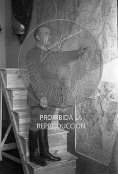 Franco ante los mapas