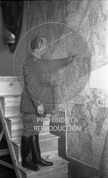 Franco ante los mapas