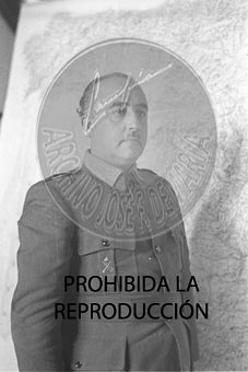 Franco ante los mapas