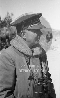 General Varela en el frente de Teruel