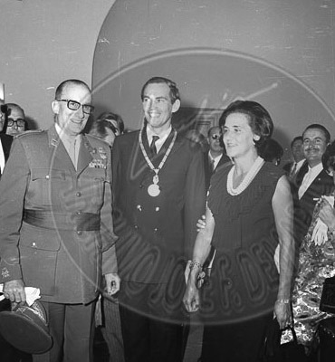 El Doctor Barnard recibe el premio internacional Hammarskjoeld