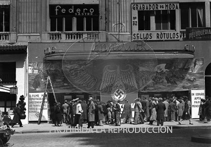 Portada del cine imperial en Gran Via