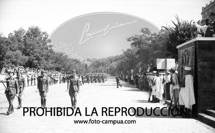 Desfile primer aniversario de la liberación de Madrid