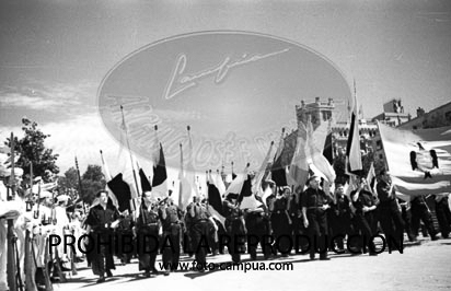 Desfile primer aniversario de la liberación de Madrid