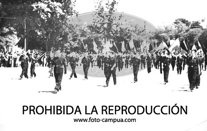 Desfile primer aniversario de la liberación de Madrid